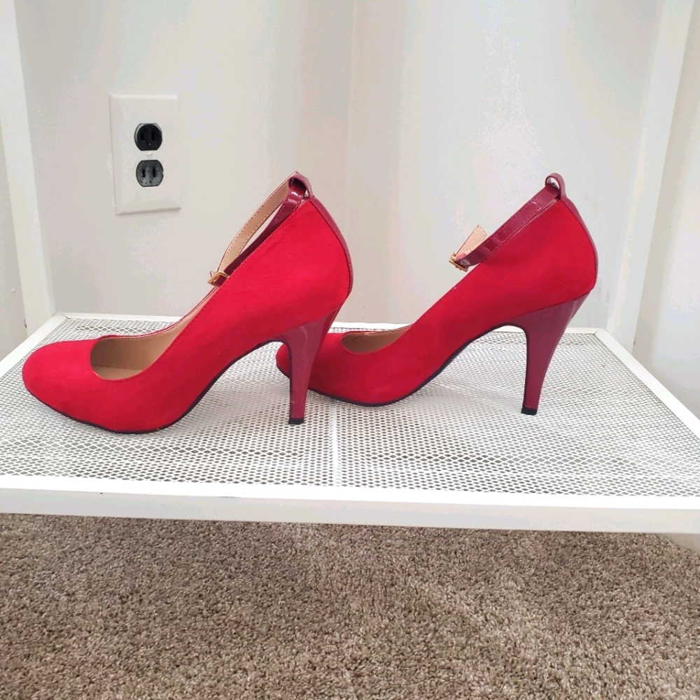 Heels/ Shoes